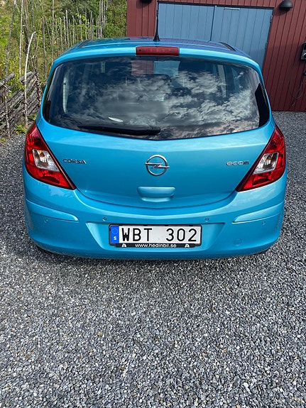 Opel Corsa 2 of 3