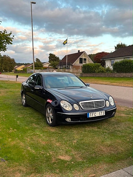 Mercedes-Benz E270 6 of 7