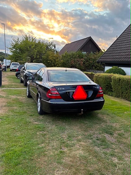 Mercedes-Benz E270 7 of 7