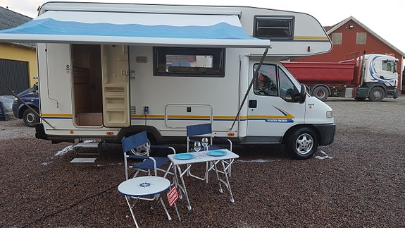 Eura Mobil 585 4 of 25