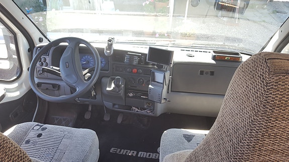 Eura Mobil 585 8 of 25