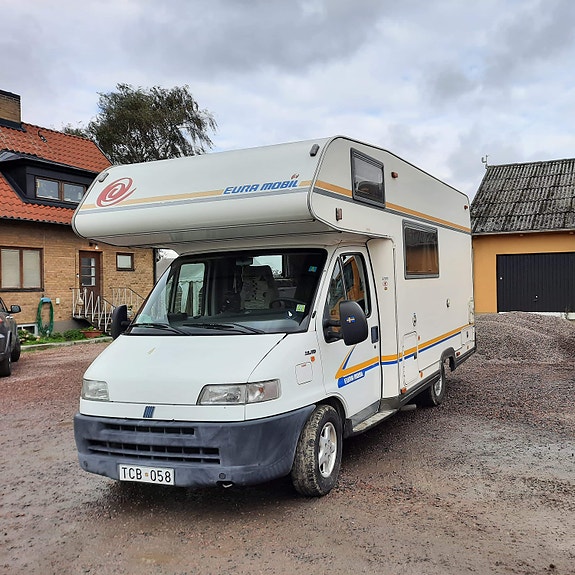Eura Mobil 585 21 of 25