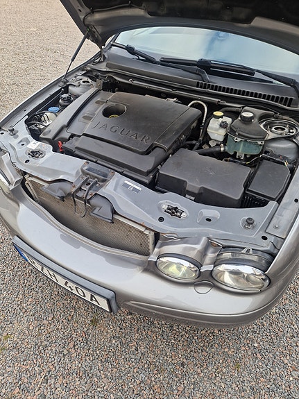 Jaguar X-TYPE 3 of 6