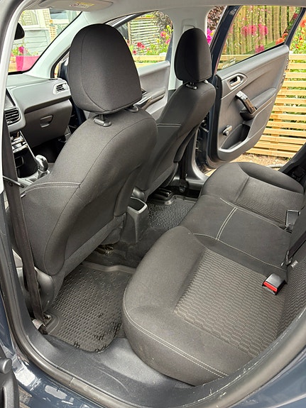 Peugeot 208 14 of 17