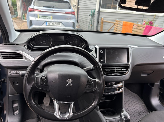 Peugeot 208 9 of 17