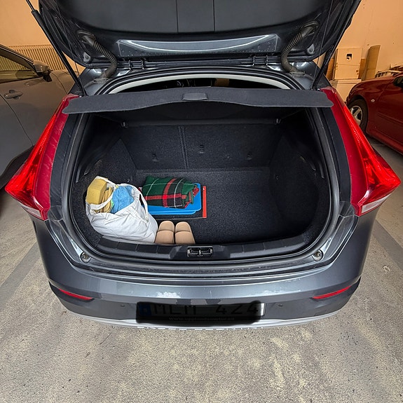 Volvo V40 Cross Country 5 of 6