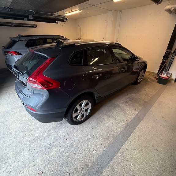 Volvo V40 Cross Country 4 of 6