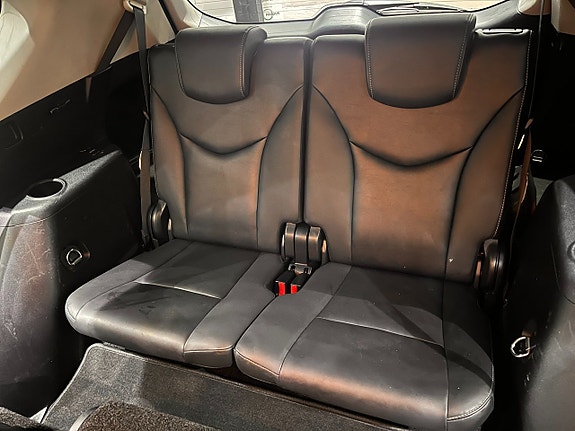 Toyota Prius+ 18 of 20
