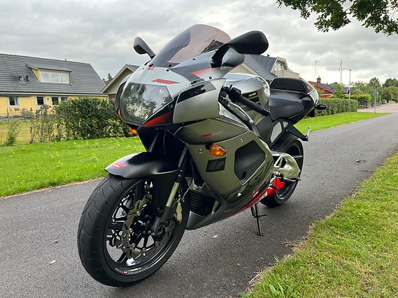 Aprilia RSV 1000 ( Mille ) 6 of 7