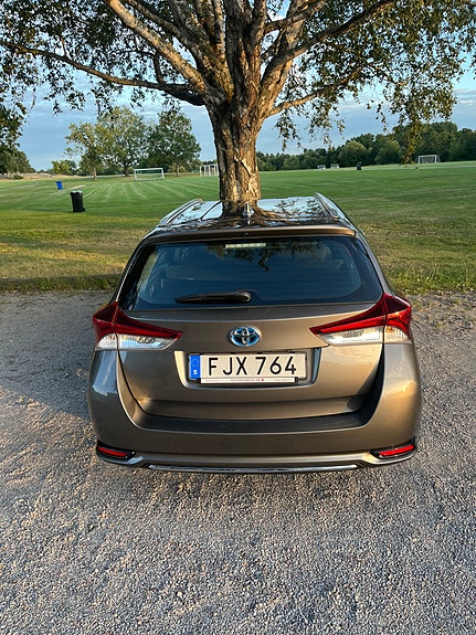 Toyota Auris 3 of 6