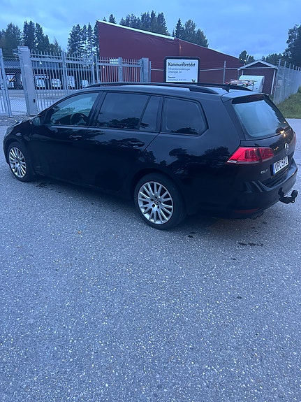 Volkswagen Golf VII 3 of 5