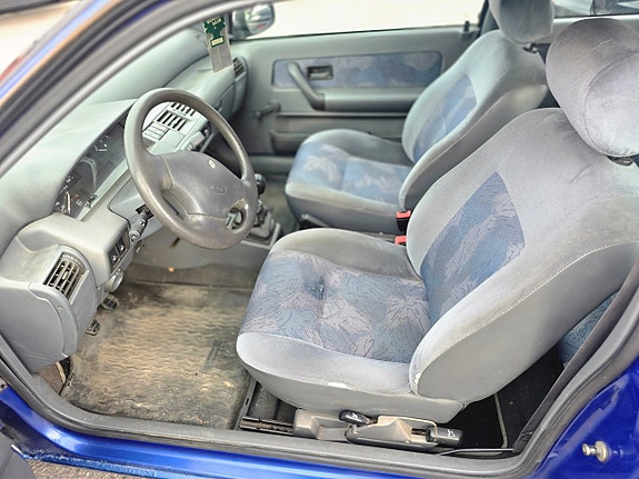 Renault Clio 15 of 18