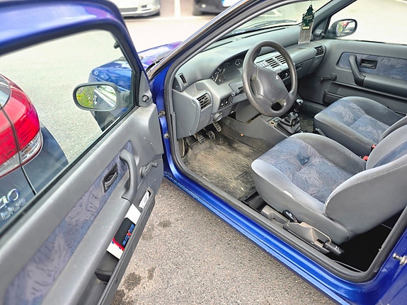 Renault Clio 14 of 18