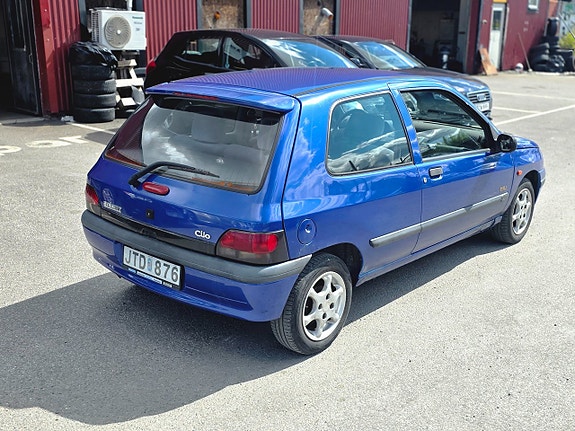 Renault Clio 6 of 18