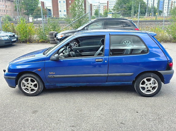 Renault Clio 13 of 18