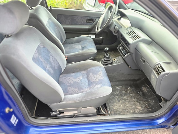 Renault Clio 17 of 18