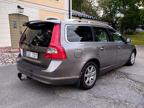 Volvo V70 5 of 14