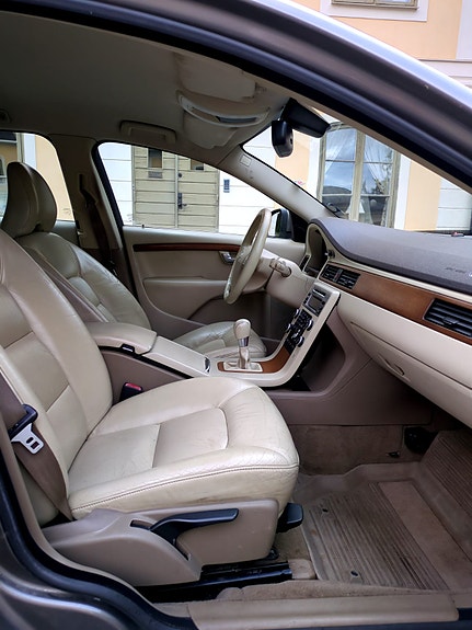 Volvo V70 12 of 14