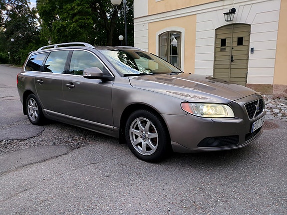 Volvo V70 7 of 14