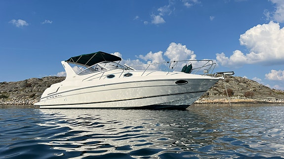 Regal Commodore 2960, Volvo Penta AD41P Diesel 2 of 15