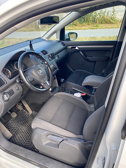 Volkswagen Touran 5 of 6