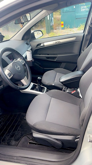 Opel Astra 4 of 5