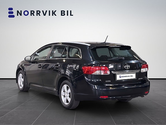 Toyota Avensis 5 of 26