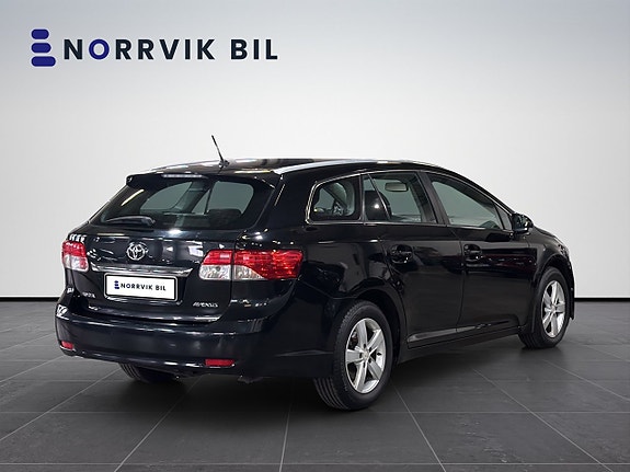 Toyota Avensis 8 of 26