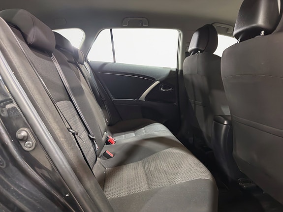 Toyota Avensis 24 of 26
