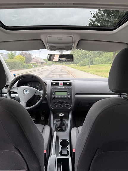 Volkswagen Golf V 4 of 6