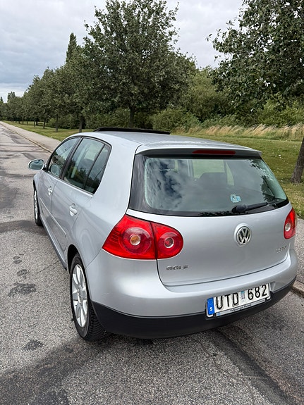 Volkswagen Golf V 3 of 6