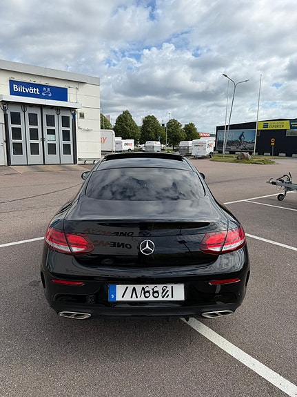 Mercedes-Benz C300 4 of 15