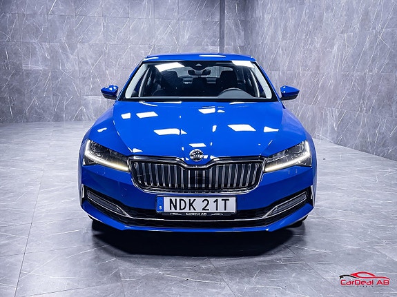 Skoda Superb 2 of 5