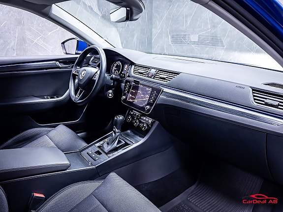 Skoda Superb 14 of 30