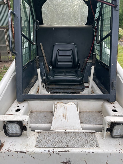 Bobcat 843 4 of 6
