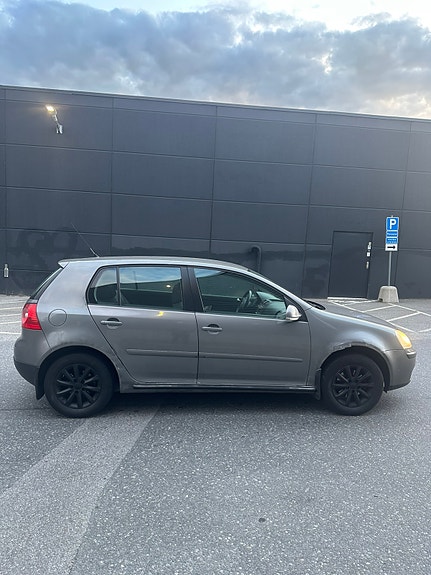 Volkswagen Golf V 6 of 9