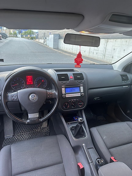 Volkswagen Golf V 8 of 9