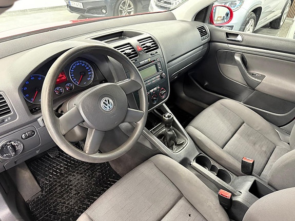 Volkswagen Golf V 9 of 14