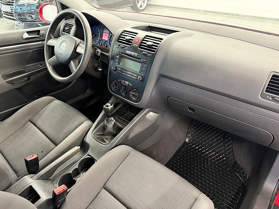 Volkswagen Golf V 10 of 14