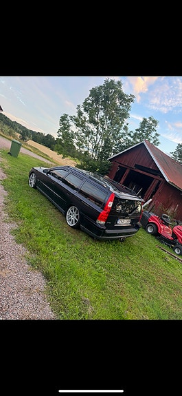 Volvo V70 3 of 3