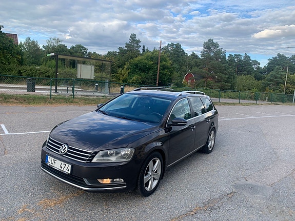 Volkswagen Passat 2 of 6