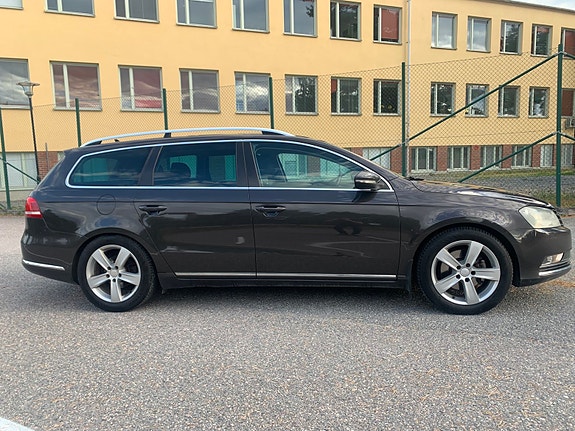 Volkswagen Passat 4 of 6