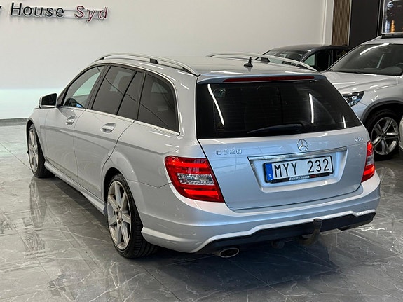 Mercedes-Benz C220 3 of 24