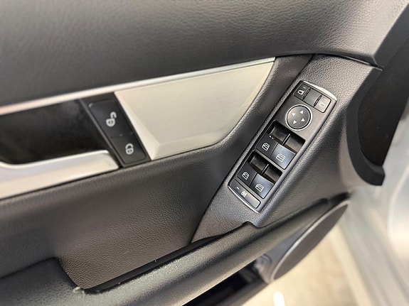 Mercedes-Benz C220 24 of 24
