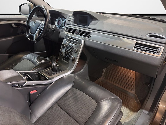 Volvo V70 19 of 30