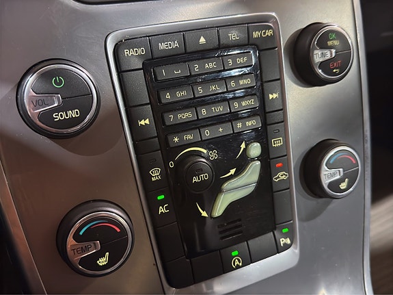 Volvo V70 25 of 30
