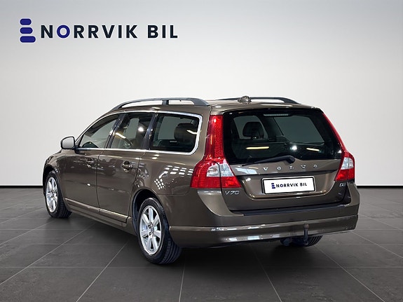 Volvo V70 5 of 30