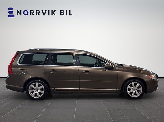 Volvo V70 3 of 30