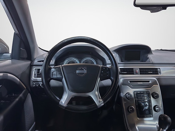Volvo V70 14 of 30