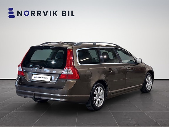 Volvo V70 8 of 30